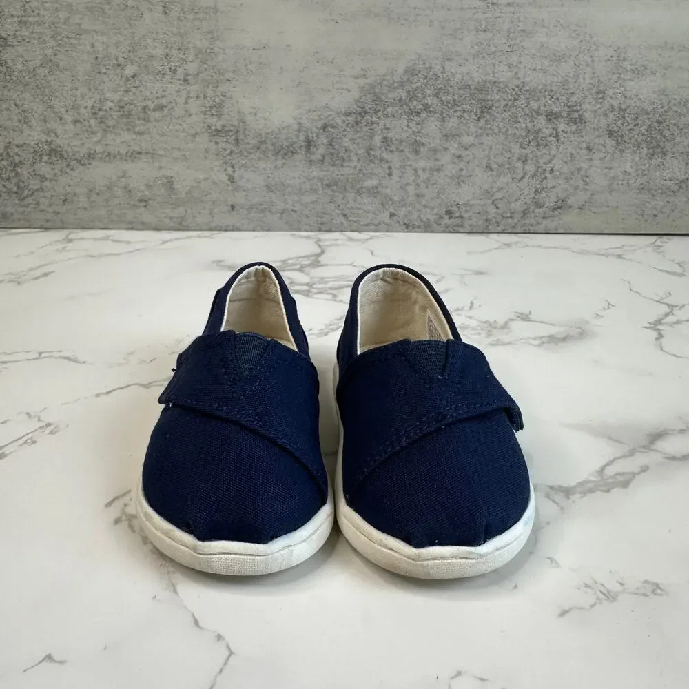 Toms classic shoes